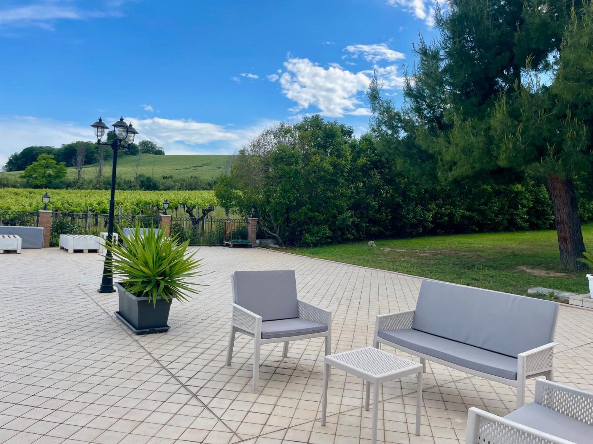Vigneto - Italian Restaurant & Villa Rosa Di Martinsicuro